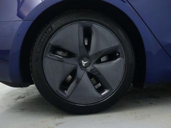 TESLA MODEL 3 (Dual Motor) Long Range Saloon 4dr Electric Auto 4WDE (346 ps)
