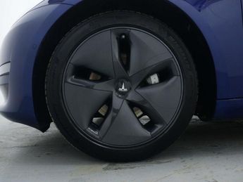 TESLA MODEL 3 (Dual Motor) Long Range Saloon 4dr Electric Auto 4WDE (346 ps)