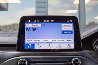 FORD FOCUS 1.0T EcoBoost Vignale Hatchback 5dr Petrol Auto Euro 6 (s/s) (12