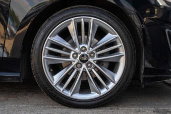 FORD FOCUS 1.0T EcoBoost Vignale Hatchback 5dr Petrol Auto Euro 6 (s/s) (12