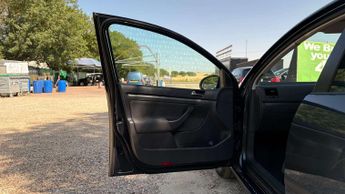 VOLKSWAGEN GOLF 1.6 Golf SE Auto 5dr