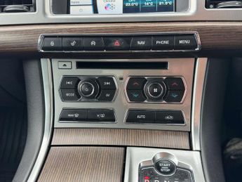 JAGUAR XF 2.2 XF Luxury D Automatic 4dr - NATIONAL DELIVERY*