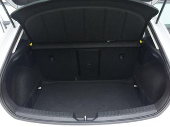 SEAT LEON 1.0 eTSI MHEV FR Hatchback 5dr Petrol Hybrid DSG Euro 6 (s/s) (1