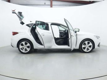 SEAT LEON 1.0 eTSI MHEV FR Hatchback 5dr Petrol Hybrid DSG Euro 6 (s/s) (1