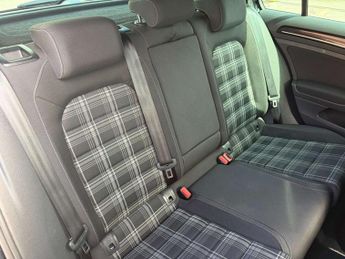 VOLKSWAGEN GOLF 2.0 Golf GTD Semi-Automatic 5dr *NATIONAL DELIVERY*