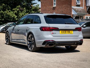Audi RS 4 2.9 RS 4 TFSI Quattro Auto 4WD 5dr