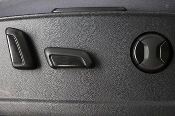 Volkswagen ID.3 Pro S 77kWh Tour Hatchback 5dr Electric Auto (204 ps)
