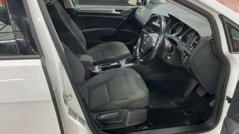 VOLKSWAGEN GOLF 1.0 Golf SE Nav TSi BlueMotion Technology Semi-Automatic 5dr *NA