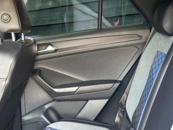 VOLKSWAGEN T-ROC 2.0 T-Roc R TSi 4Motion Semi-Auto 4WD 5dr