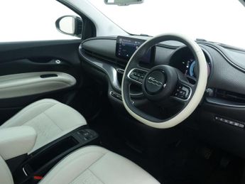FIAT 500E 42kWh La Prima Hatchback 3dr Electric Auto (118 ps)