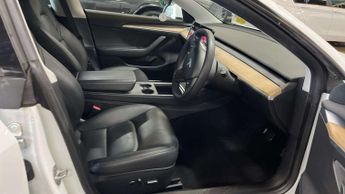 TESLA MODEL 3 Model 3 Standard Range + 4dr
