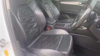 SEAT LEON 1.5 eTSI MHEV XCELLENCE Lux Hatchback 5dr Petrol Hybrid DSG Euro