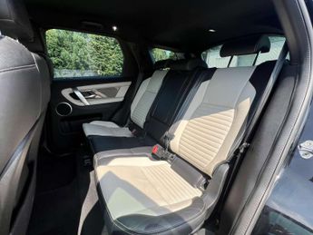 LAND ROVER DISCOVERY SPORT 2.0 Discovery Sport R-Dynamic SE D Automatic 4WD 5dr *NATIONAL D