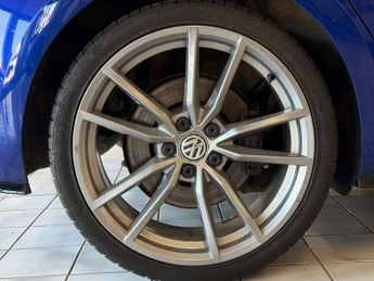 Volkswagen GOLF 2.0 Golf R TSi Semi-Auto 4WD 5dr