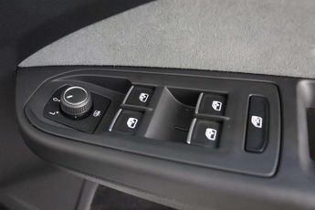Volkswagen Golf 1.5 eTSI MHEV R-Line DSG Euro 6 (s/s) 5dr