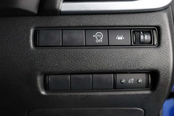 Nissan Qashqai 1.3 DIG-T MHEV N-Connecta SUV 5dr Petrol Hybrid XTRON Euro 6 (s/