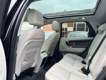 Land Rover Discovery Sport 2.0 TD4 HSE Black SUV 5dr Diesel Auto 4WD Euro 6 (s/s) (180 ps)
