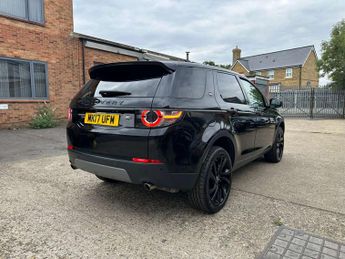 Land Rover Discovery Sport 2.0 TD4 HSE Black SUV 5dr Diesel Auto 4WD Euro 6 (s/s) (180 ps)