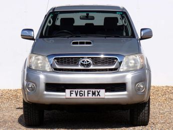 Toyota HILUX 3.0 D-4D Invincible Pickup 4dr Diesel Auto 4WD (227 g/km, 171 bh