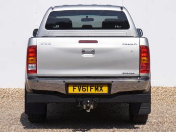 Toyota HILUX 3.0 D-4D Invincible Pickup 4dr Diesel Auto 4WD (227 g/km, 171 bh