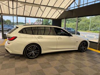 BMW 3 SERIES 2.0 330e M Sport Auto 5dr