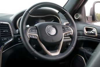 Jeep GRAND CHEROKEE 3.0 V6 CRD Summit SUV Diesel Auto 4WD 5dr - Just 39,598 Miles / 