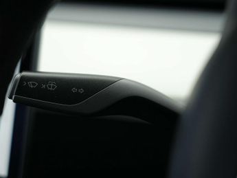 Tesla Model Y ModeL Y Long Range AWD 4WD 5dr