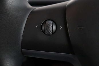 Tesla Model Y (Dual Motor) Long Range SUV 5dr Electric Auto 4WDE (384 bhp)