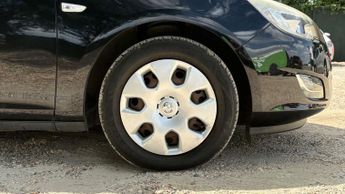 VAUXHALL ASTRA 1.6 16v Exclusiv Hatchback 5dr Petrol Auto Euro 5 (115 ps)