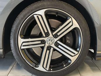 Volkswagen GOLF 2.0 Golf R TSi Semi-Auto 4WD 3dr