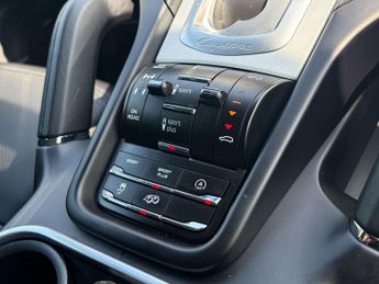 Porsche CAYENNE 4.8 Cayenne V8 Turbo Tiptronic S 4WD 5dr