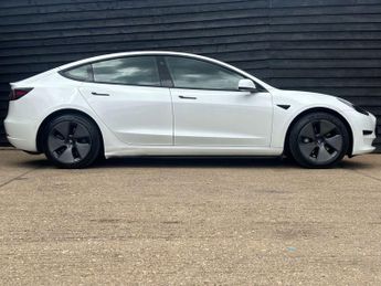 TESLA MODEL 3 Model 3 Standard Range + 4dr