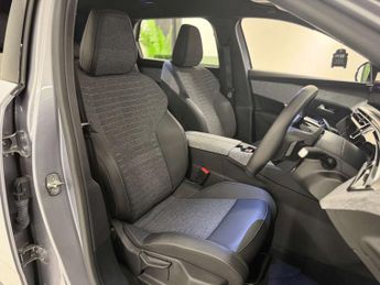 PEUGEOT 5008 1.2 5008 Allure HEV Auto 5dr
