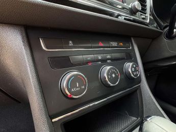 SEAT LEON 1.2 Leon SE Technology TSi Semi-Auto 3dr