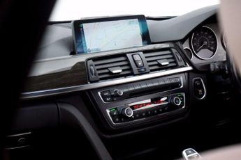 BMW 3 SERIES 3.0 330d M Sport Touring 5dr Diesel Auto Euro 5 (s/s) (258 ps)