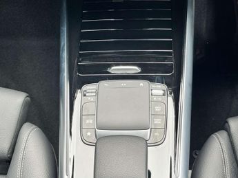 MERCEDES-BENZ B-CLASS 1.3 B 200 Sport Auto 5dr