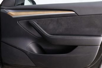 Tesla Model 3 Standard Range Plus Saloon 4dr Electric Auto RWD (241 bhp)