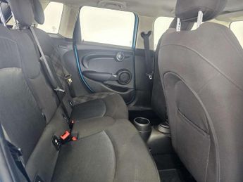 MINI HATCH 1.5 Cooper D Auto 5dr