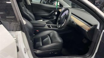 TESLA MODEL 3 Model 3 Standard Range + 4dr