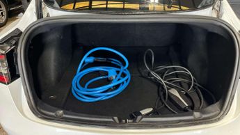 TESLA MODEL 3 Model 3 Standard Range + 4dr