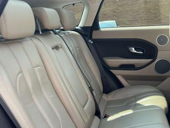Land Rover RANGE ROVER EVOQUE 2.2 Range Rover Evoque Pure Tech SD4 Auto 4WD 5dr