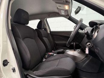 Nissan Juke 1.6 Acenta SUV 5dr Petrol CVT Euro 5 (117 ps)