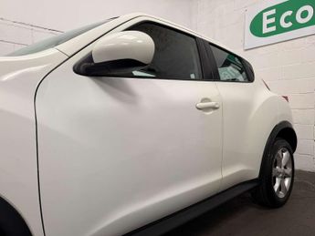 Nissan Juke 1.6 Acenta SUV 5dr Petrol CVT Euro 5 (117 ps)