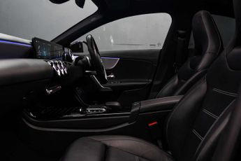 MERCEDES-BENZ CLA 2.0 CLA 220 AMG Line Premium+ D Auto 4dr