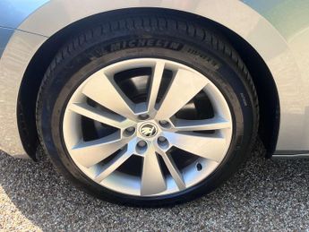 Skoda SUPERB 2.0 Superb SE L Executive TDI Semi-Auto 5dr