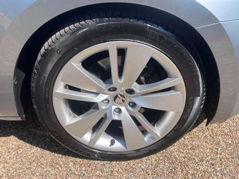 Skoda SUPERB 2.0 Superb SE L Executive TDI Semi-Auto 5dr