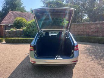Skoda SUPERB 2.0 Superb SE L Executive TDI Semi-Auto 5dr