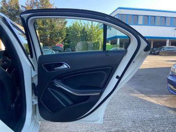 Mercedes-Benz A Class 1.6 A180 Sport Hatchback 5dr Petrol 7G-DCT Euro 6 (s/s) (122 ps)