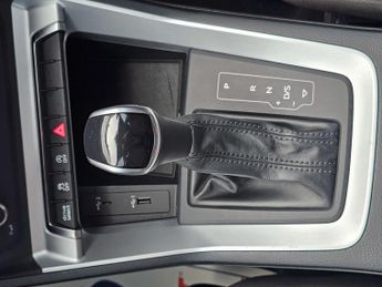 AUDI Q3 1.5 Q3 Sport 35 TFSI Semi-Auto 5dr