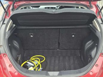 Nissan Leaf 40kWh Acenta Hatchback 5dr Electric Auto (150 ps)